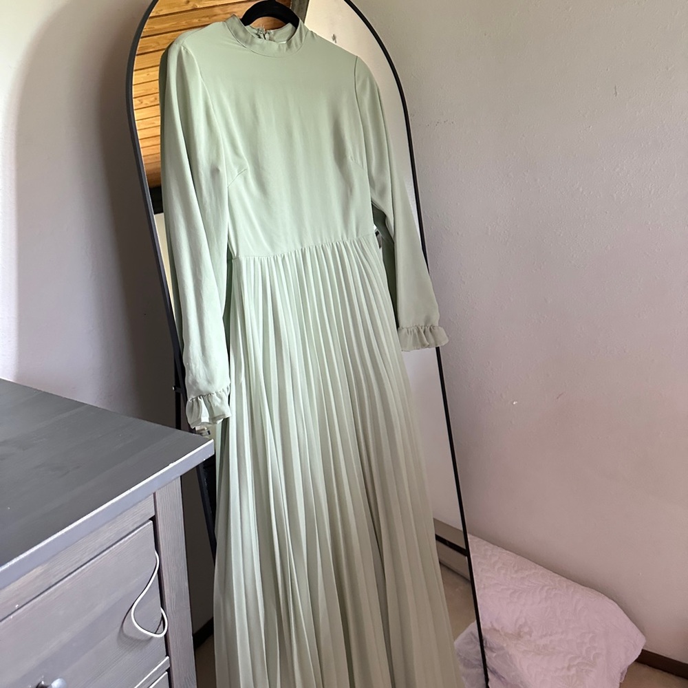 ASOS Designs Women's Maxi Pleated Sage Green Long Sleeve Dress Size 4 - Picture 2 of 11
